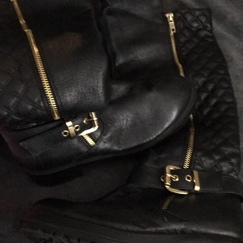 Boots - Picture 3 of 3